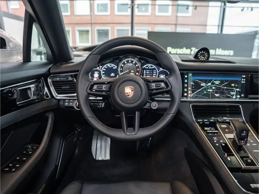 Porsche Panamera 4 E Hybrid Sport Turismo Platinum Edition - Originalfoto 7