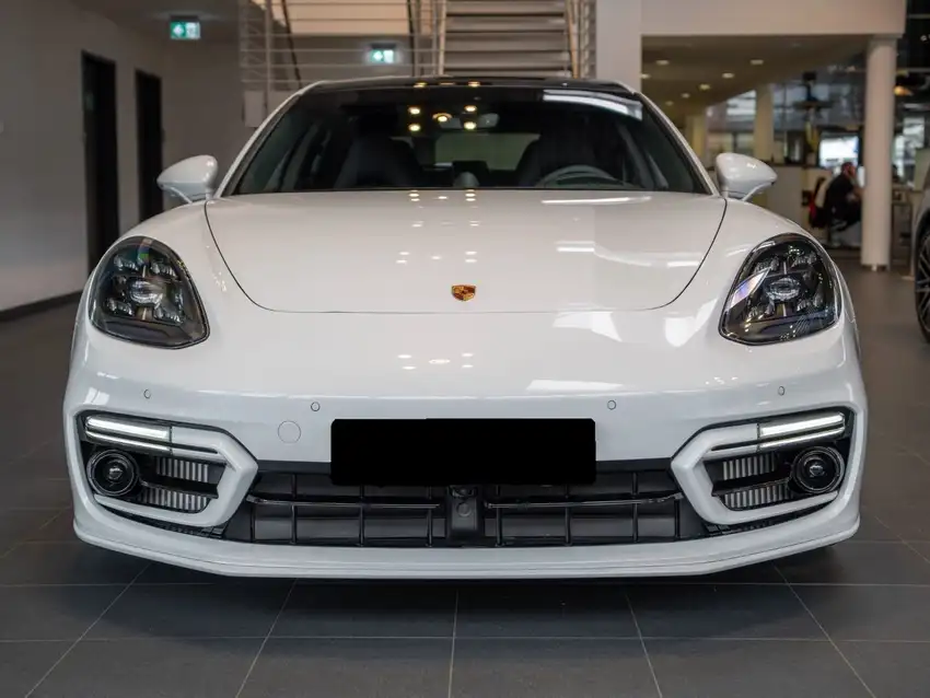 Porsche Panamera 4 E Hybrid Sport Turismo Platinum Edition - Originalfoto 8