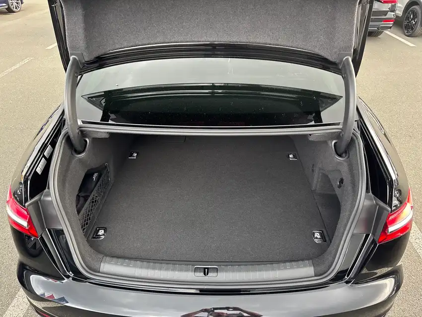 Audi A6 Limousine 50 TFSI E Sport S Tron - Originalfoto 14