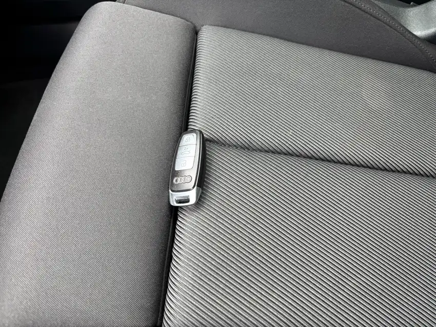 Audi A6 Limousine 50 TFSI E Sport S Tron - Originalfoto 23