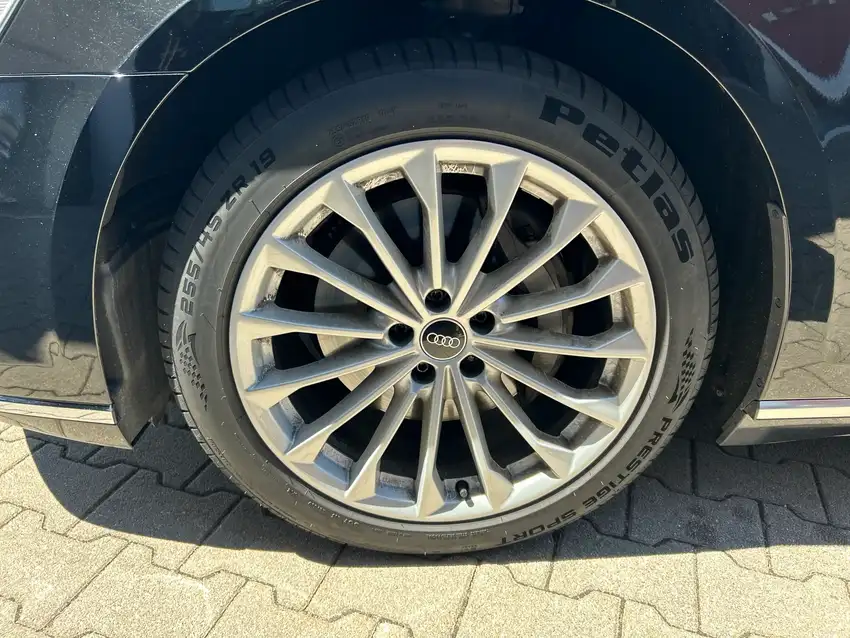 Audi A8 30 TDI Quattro - Originalfoto 7