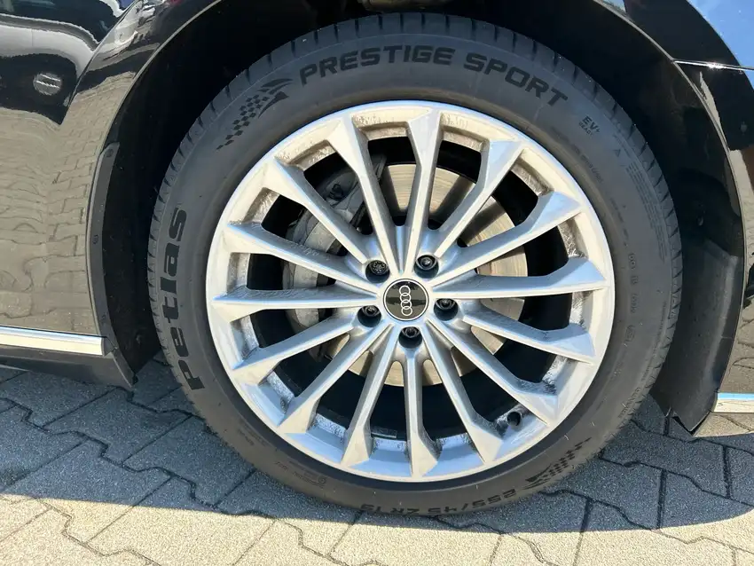 Audi A8 30 TDI Quattro - Originalfoto 10