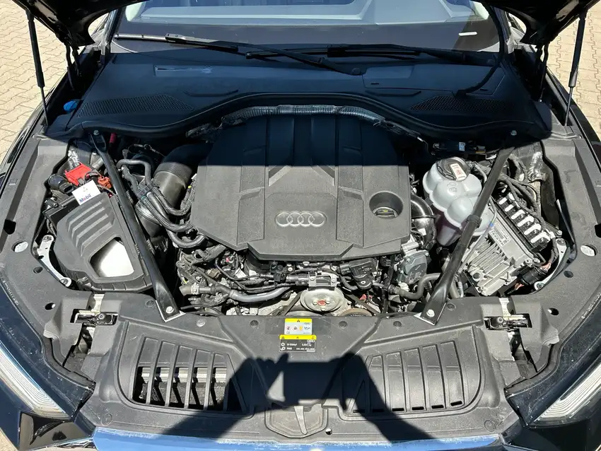 Audi A8 30 TDI Quattro - Originalfoto 13
