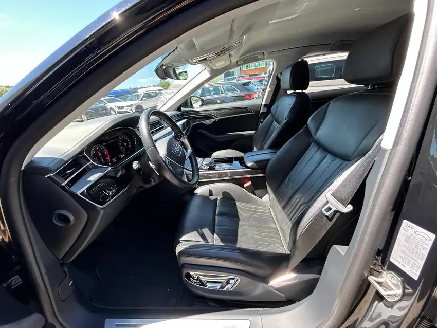 Audi A8 30 TDI Quattro - Originalfoto 16