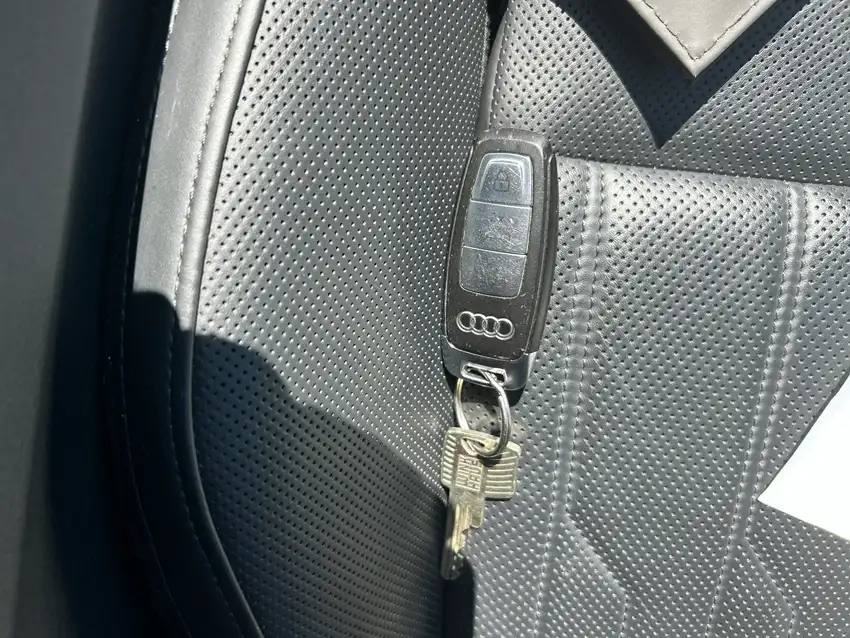 Audi A8 30 TDI Quattro - Originalfoto 21