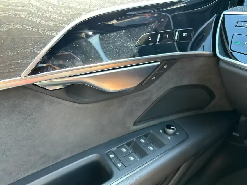 Audi A8 30 TDI Quattro - Originalfoto 25