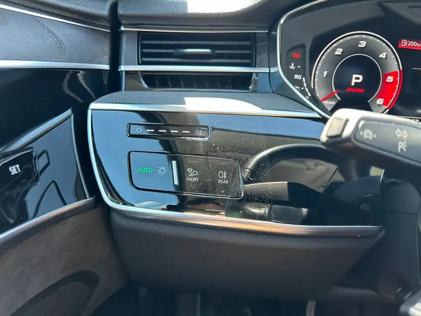 Audi A8 30 TDI Quattro - Originalfoto 26