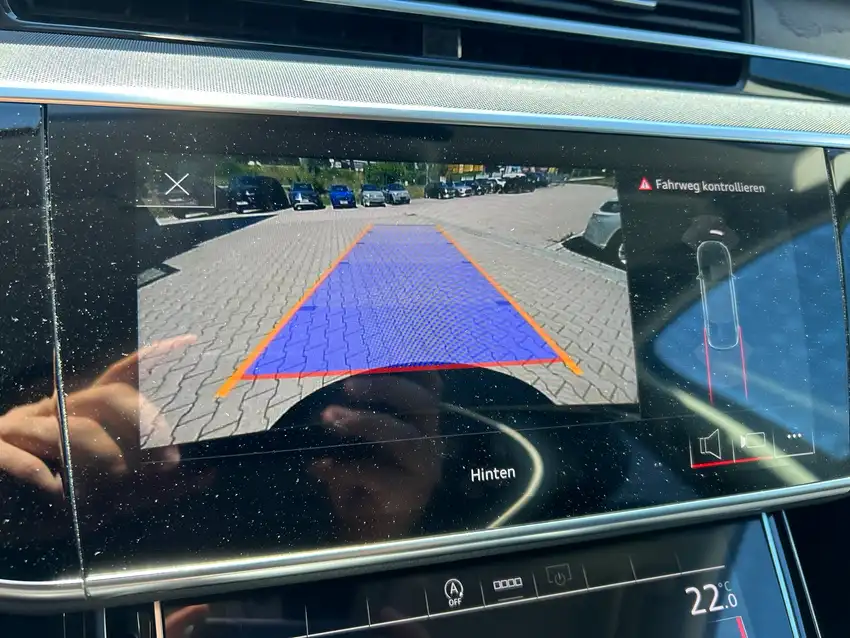 Audi A8 30 TDI Quattro - Originalfoto 28