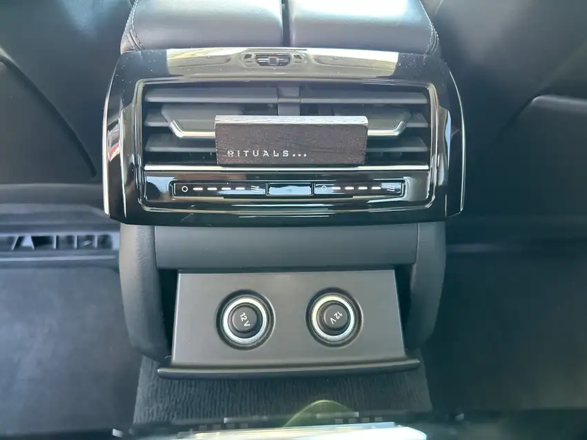 Audi A8 30 TDI Quattro - Originalfoto 31