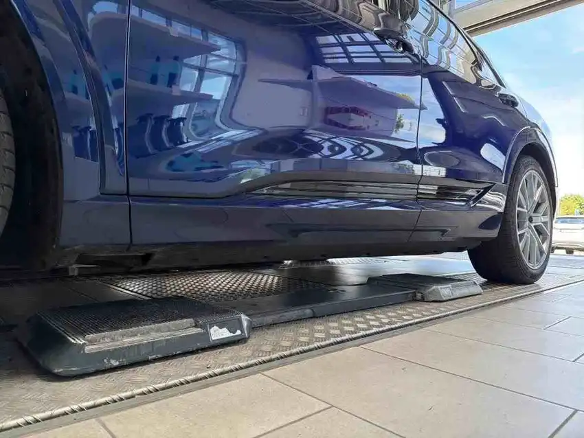 Audi e-tron 55 S Line Quattro - Originalfoto 10