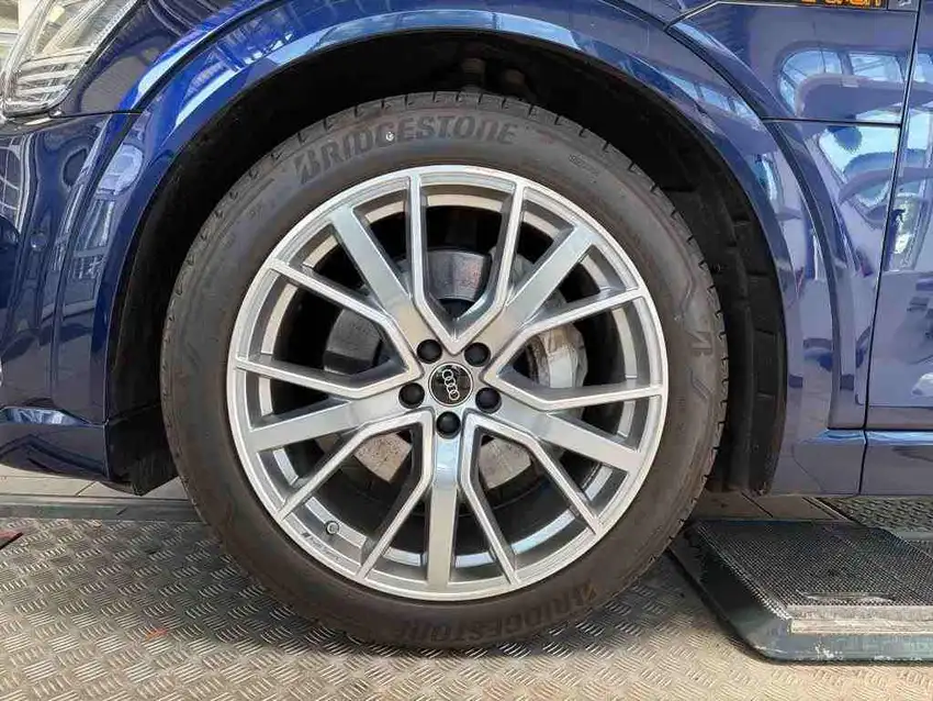 Audi e-tron 55 S Line Quattro - Originalfoto 12