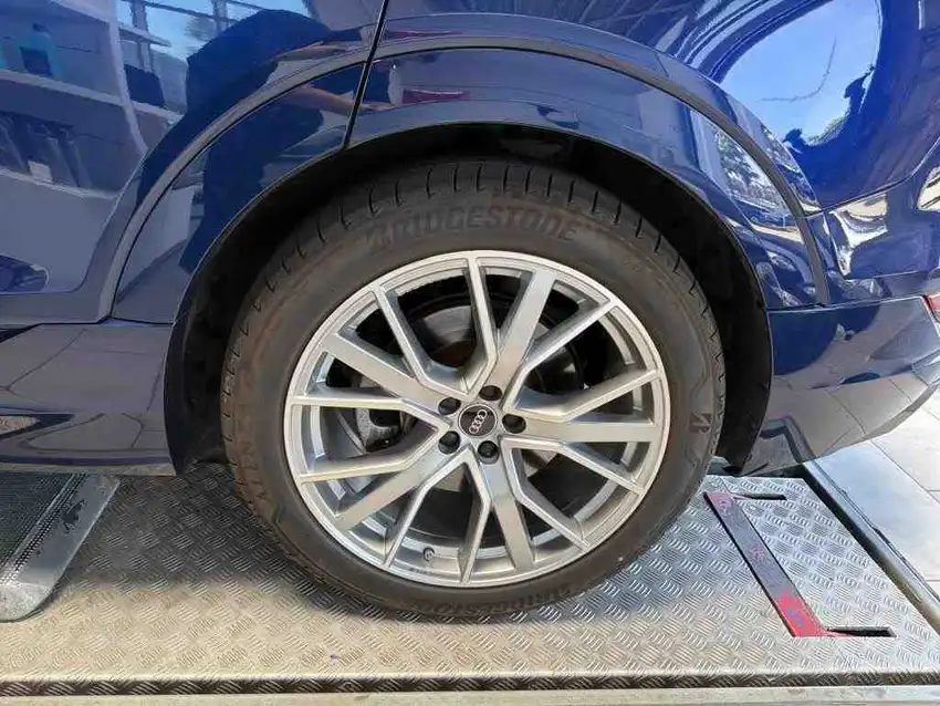 Audi e-tron 55 S Line Quattro - Originalfoto 14