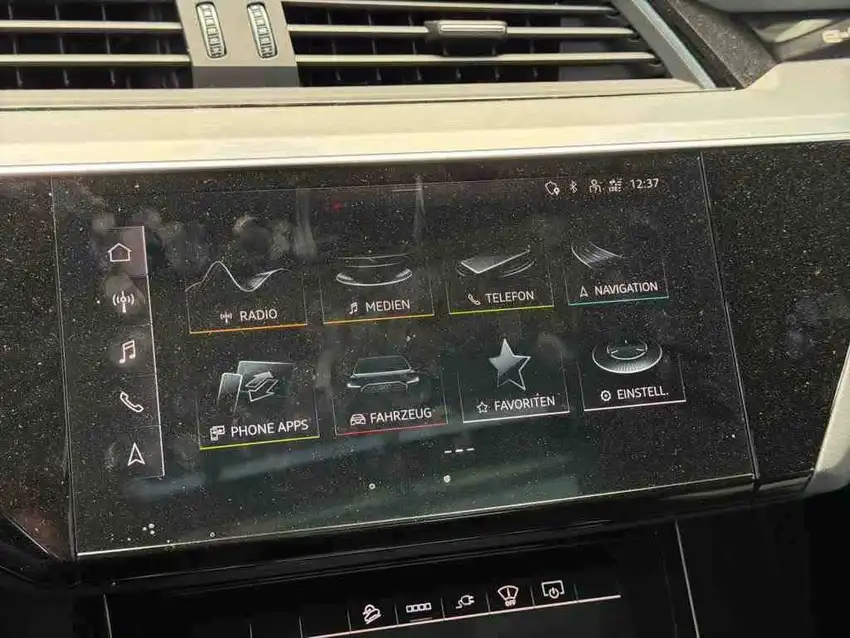 Audi e-tron 55 S Line Quattro - Originalfoto 20