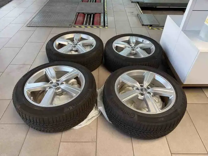 Audi e-tron 55 S Line Quattro - Originalfoto 26