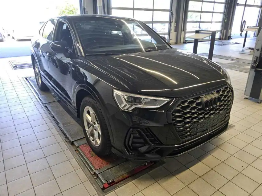 Audi Q3 Sportback 45 14 TFSI E S Line S - Originalfoto 4