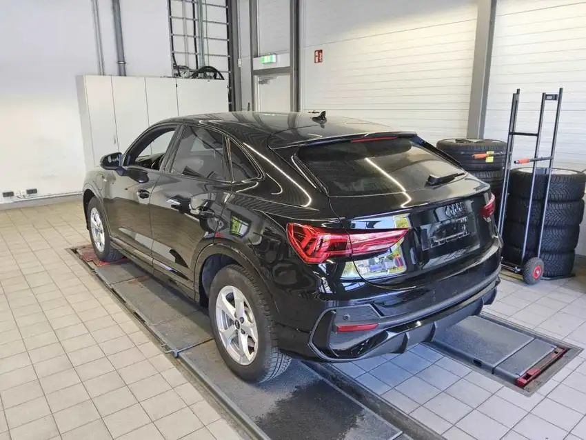 Audi Q3 Sportback 45 14 TFSI E S Line S - Originalfoto 5