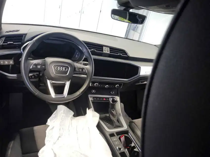Audi Q3 Sportback 45 14 TFSI E S Line S - Originalfoto 14