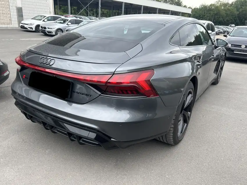Audi e-tron Gt Basis Quattro - Originalfoto 3
