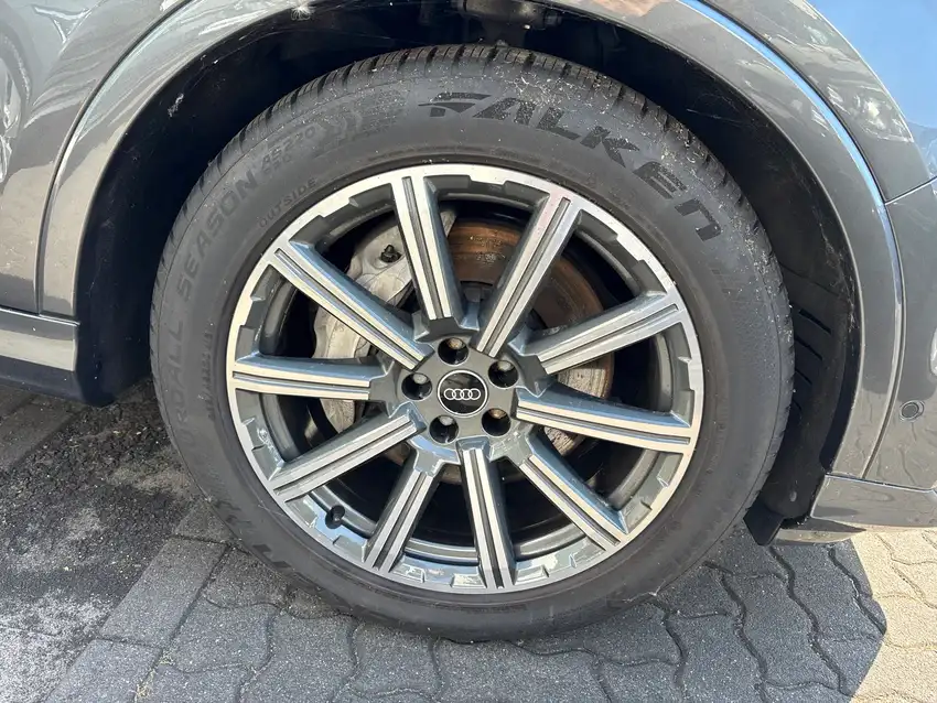 Audi Q7 55 TFSI Quattro S Line - Originalfoto 10