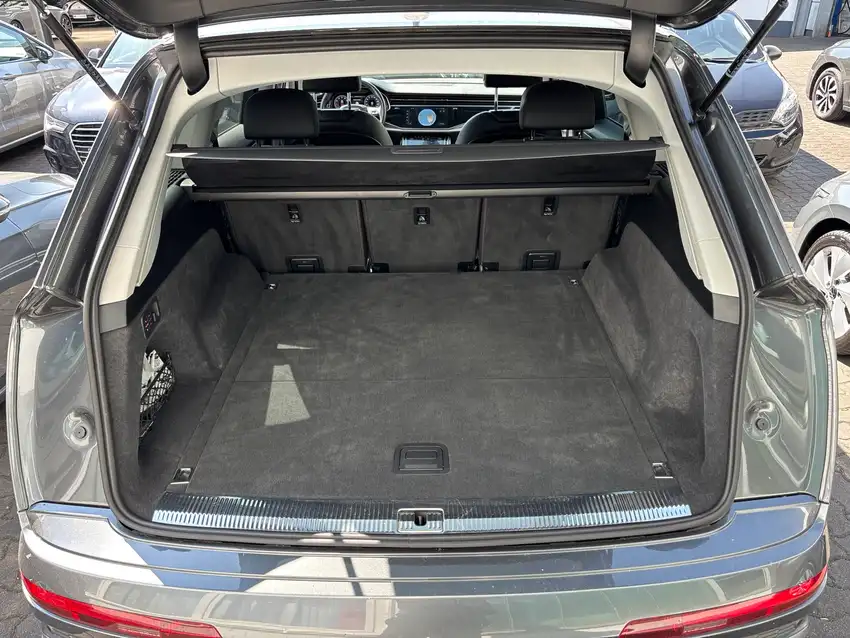Audi Q7 55 TFSI Quattro S Line - Originalfoto 14