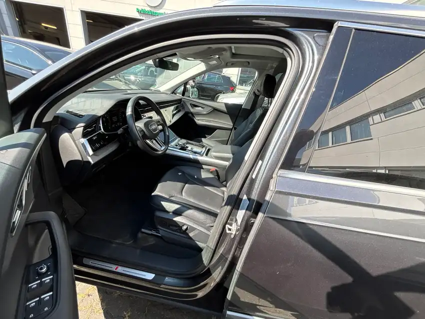 Audi Q7 55 TFSI Quattro S Line - Originalfoto 16
