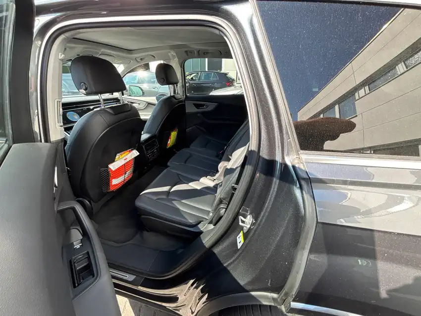 Audi Q7 55 TFSI Quattro S Line - Originalfoto 17