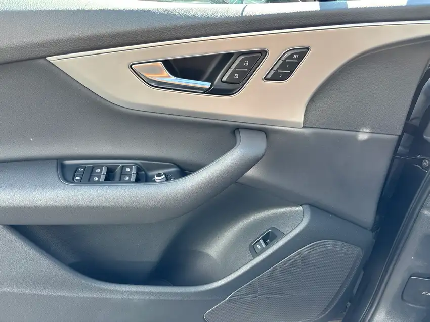 Audi Q7 55 TFSI Quattro S Line - Originalfoto 27