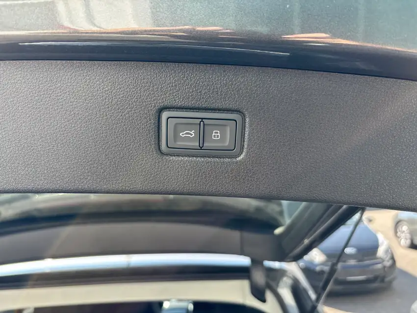 Audi Q7 55 TFSI Quattro S Line - Originalfoto 31