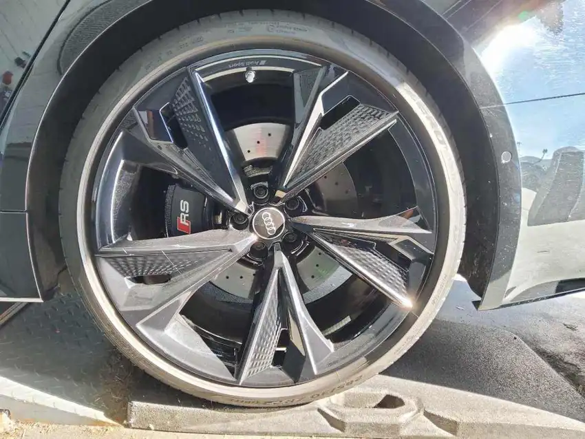 Audi RS 6 Avant 4.0 TFSI tiptronic quattro - Originalfoto 9