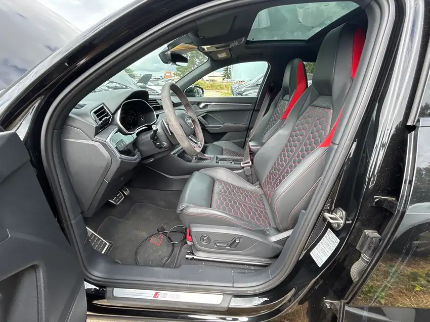 Audi RS Q3 Sportback 2.5 TFSI quattro - Originalfoto 16