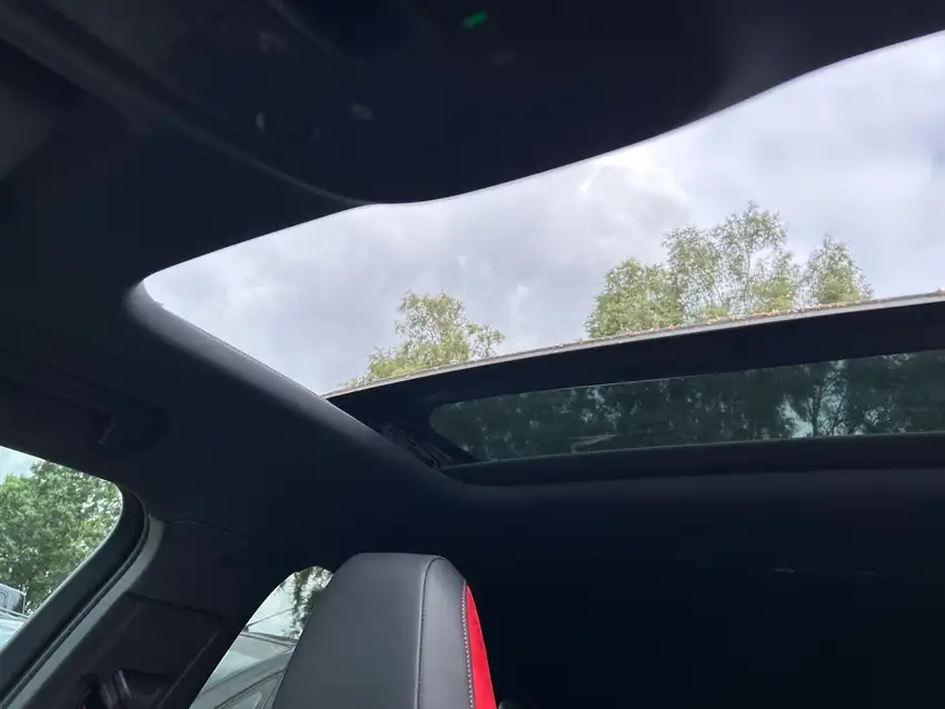 Audi RS Q3 Sportback 2.5 TFSI quattro - Originalfoto 23