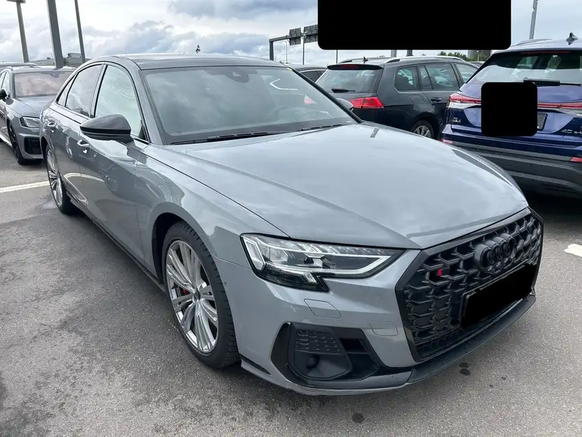 Audi S8 4.0 TFSI quattro - Originalfoto 2