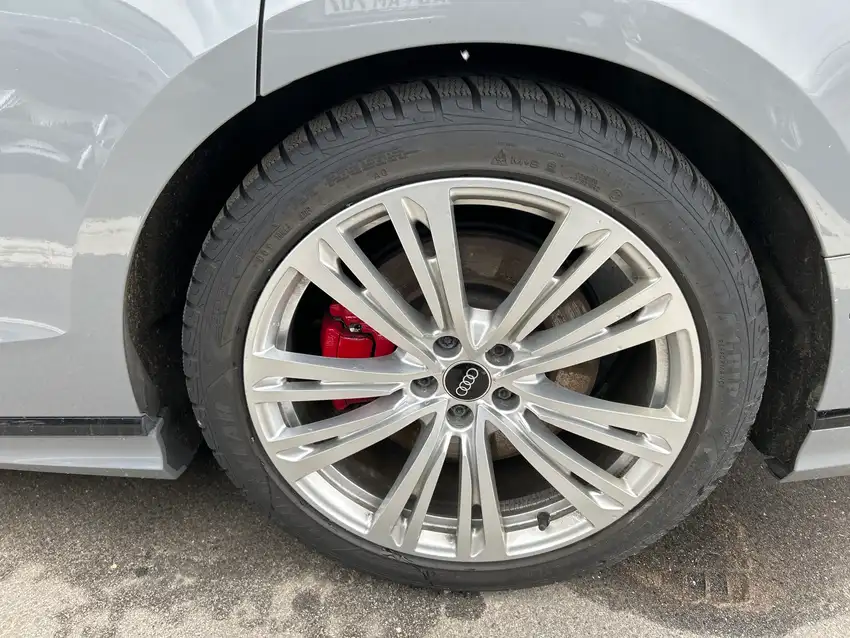 Audi S8 4.0 TFSI quattro - Originalfoto 8