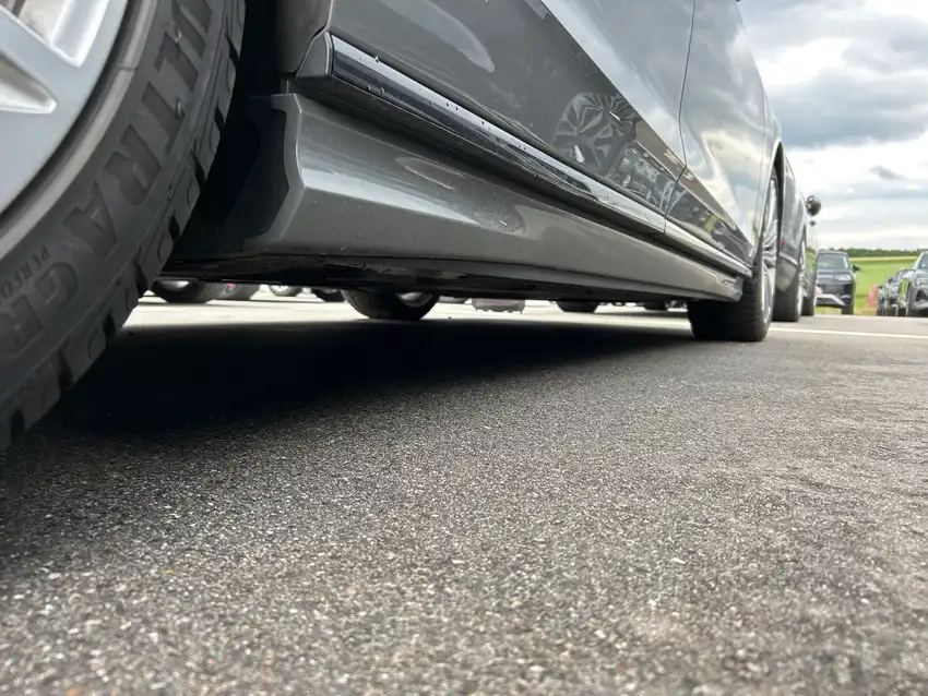 Audi S8 4.0 TFSI quattro - Originalfoto 12
