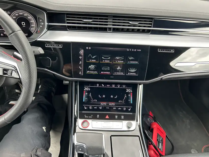Audi S8 4.0 TFSI quattro - Originalfoto 19