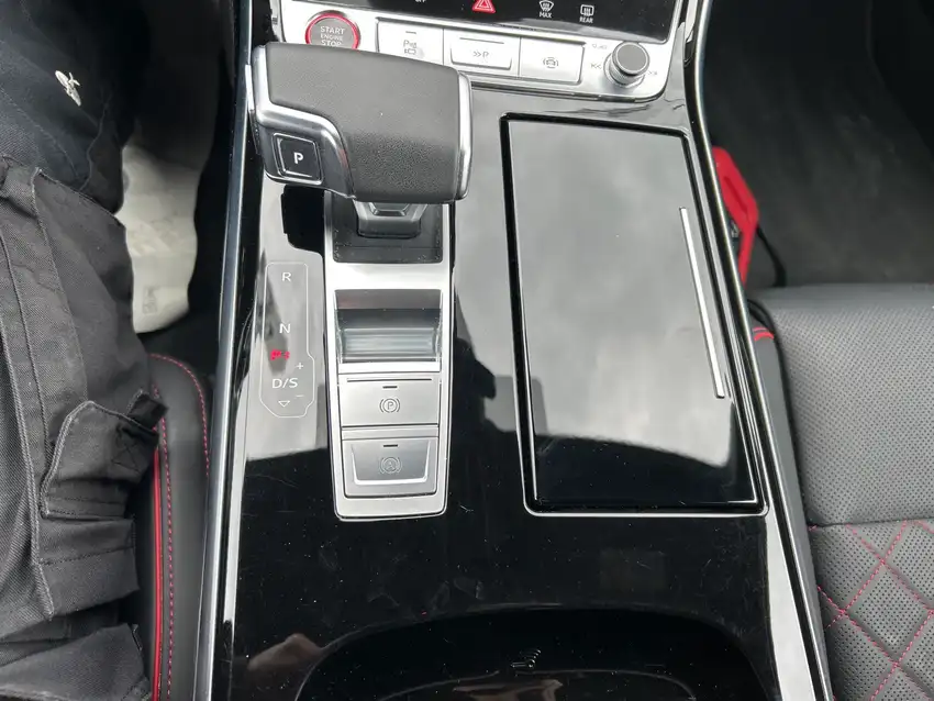 Audi S8 4.0 TFSI quattro - Originalfoto 22