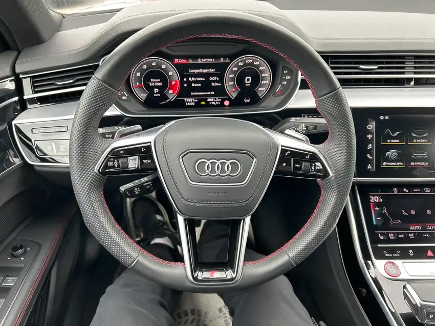Audi S8 4.0 TFSI quattro - Originalfoto 23