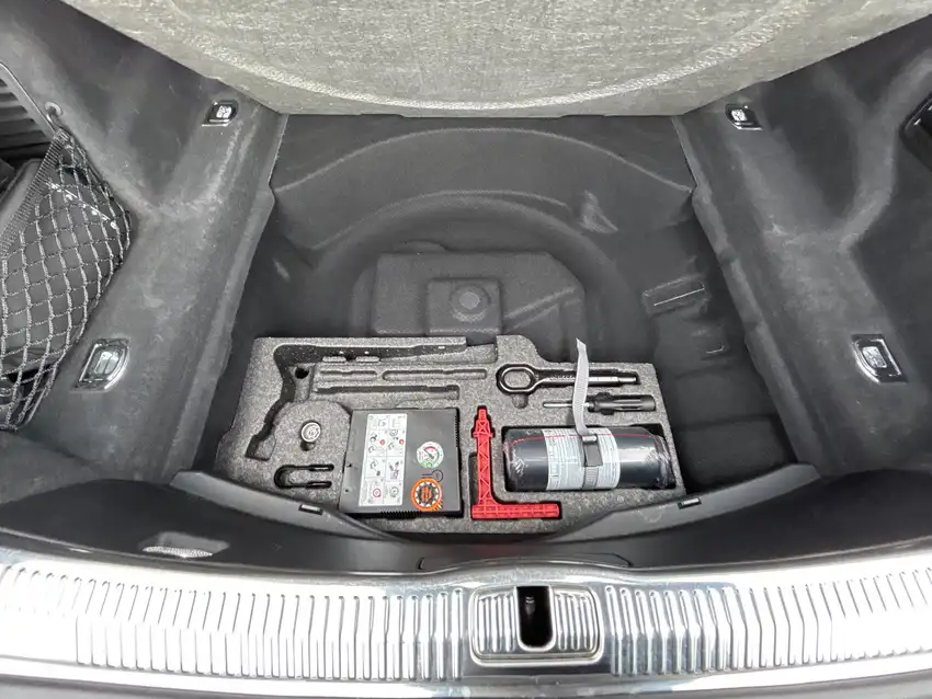 Audi S8 4.0 TFSI quattro - Originalfoto 31