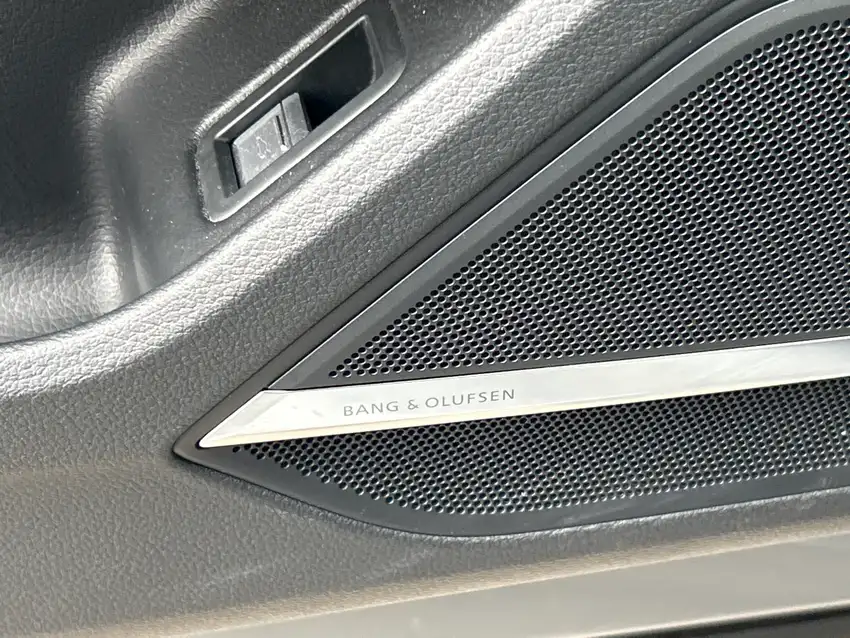 Audi S8 4.0 TFSI quattro - Originalfoto 33