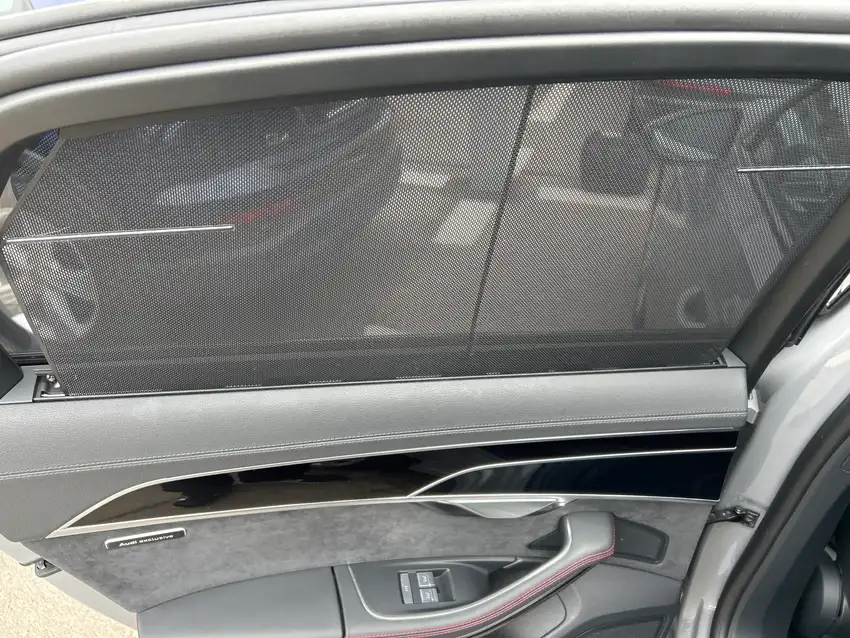 Audi S8 4.0 TFSI quattro - Originalfoto 35