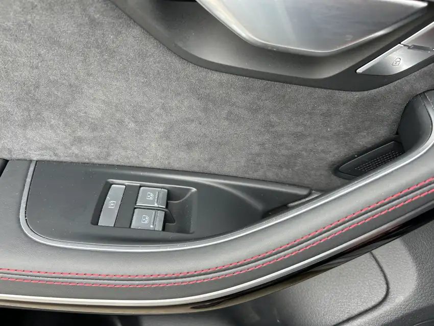 Audi S8 4.0 TFSI quattro - Originalfoto 36