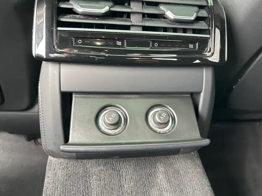 Audi S8 4.0 TFSI quattro - Originalfoto 37
