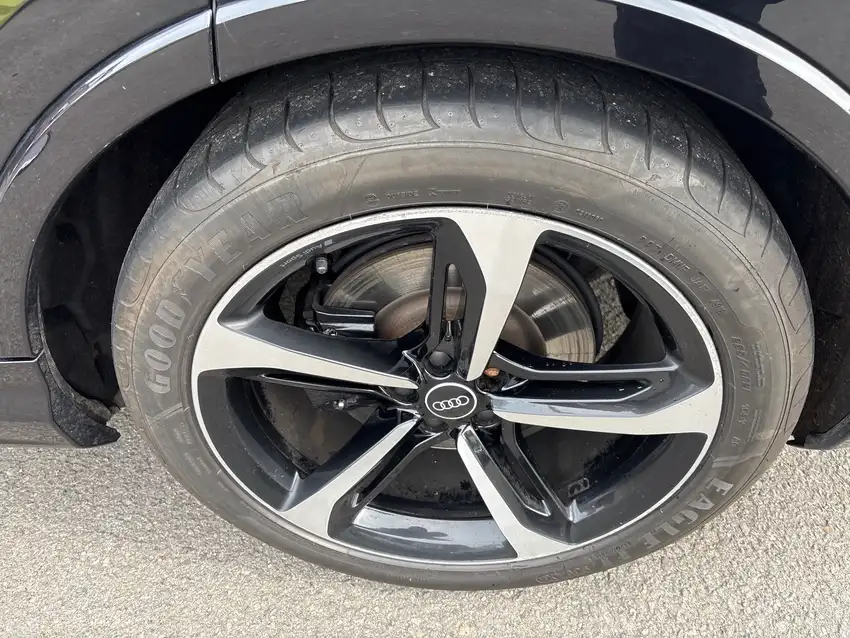 Audi SQ7 4.0 TFSI quattro - Originalfoto 8