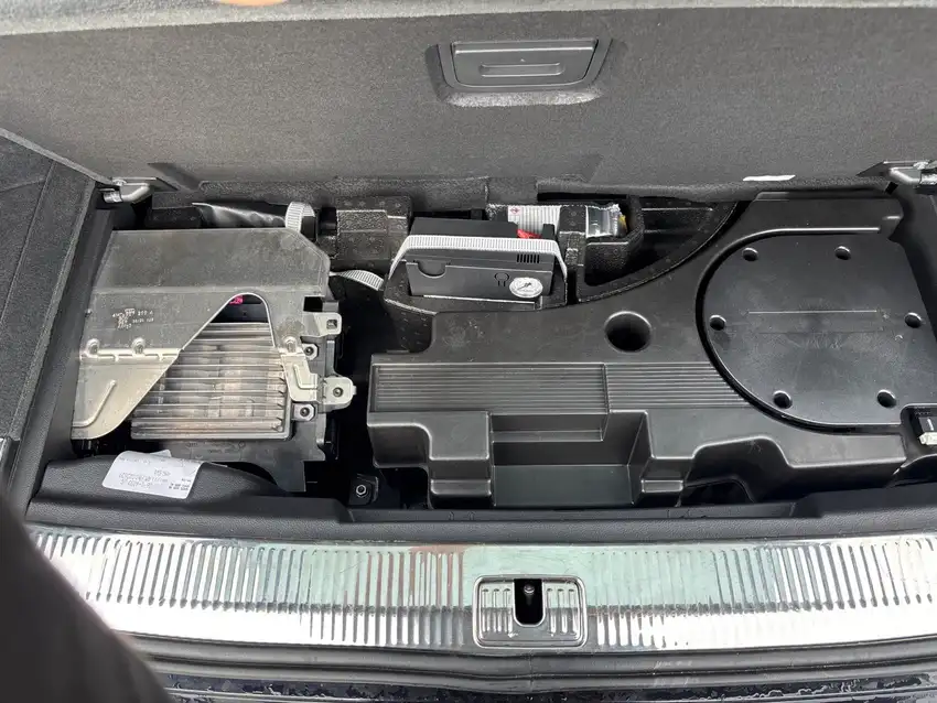 Audi SQ7 4.0 TFSI quattro - Originalfoto 29