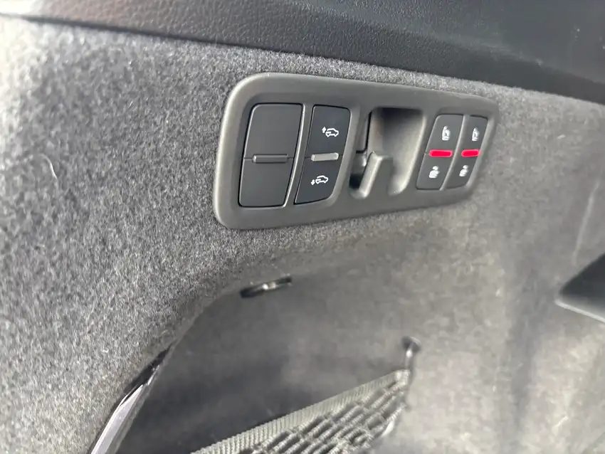 Audi SQ7 4.0 TFSI quattro - Originalfoto 31
