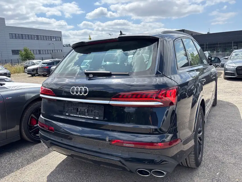 Audi SQ7 4.0 TFSI quattro 7-Sitzer - Originalfoto 3