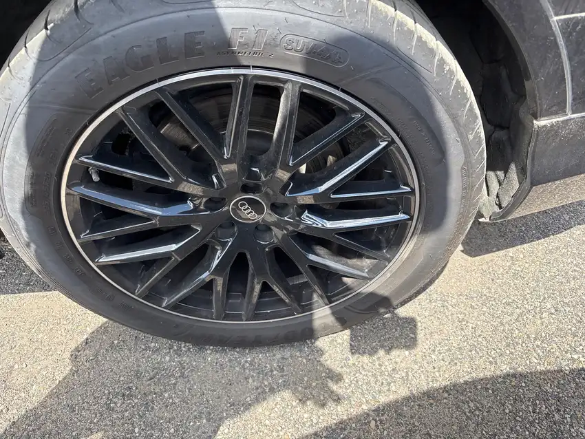 Audi SQ7 4.0 TFSI quattro 7-Sitzer - Originalfoto 8