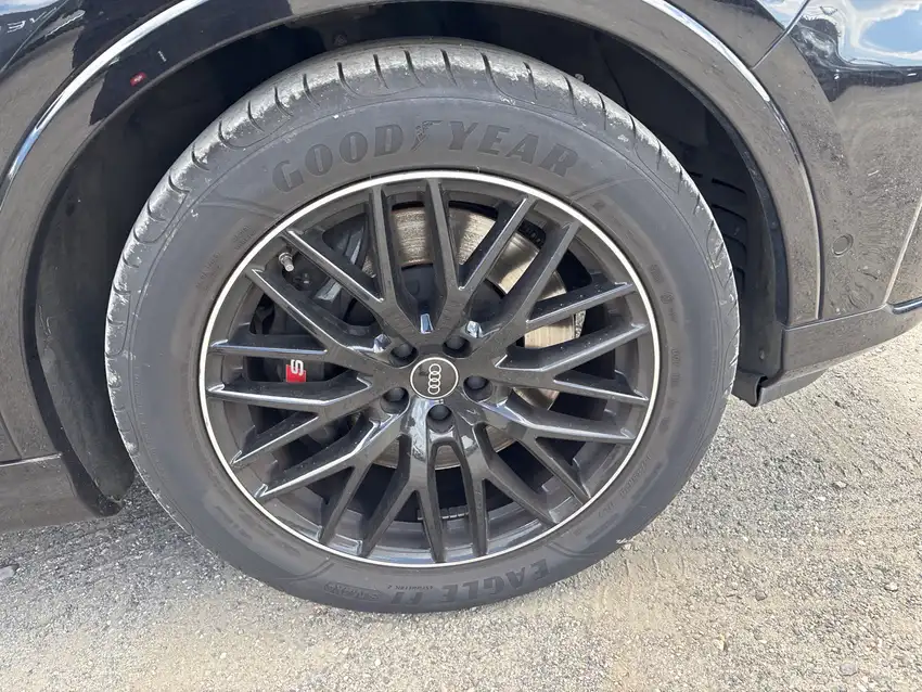 Audi SQ7 4.0 TFSI quattro 7-Sitzer - Originalfoto 10