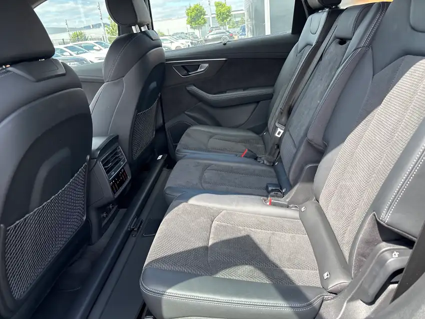 Audi SQ7 4.0 TFSI quattro 7-Sitzer - Originalfoto 17