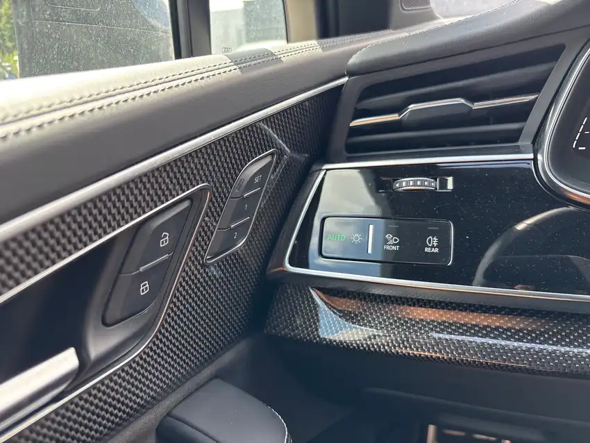 Audi SQ7 4.0 TFSI quattro 7-Sitzer - Originalfoto 28